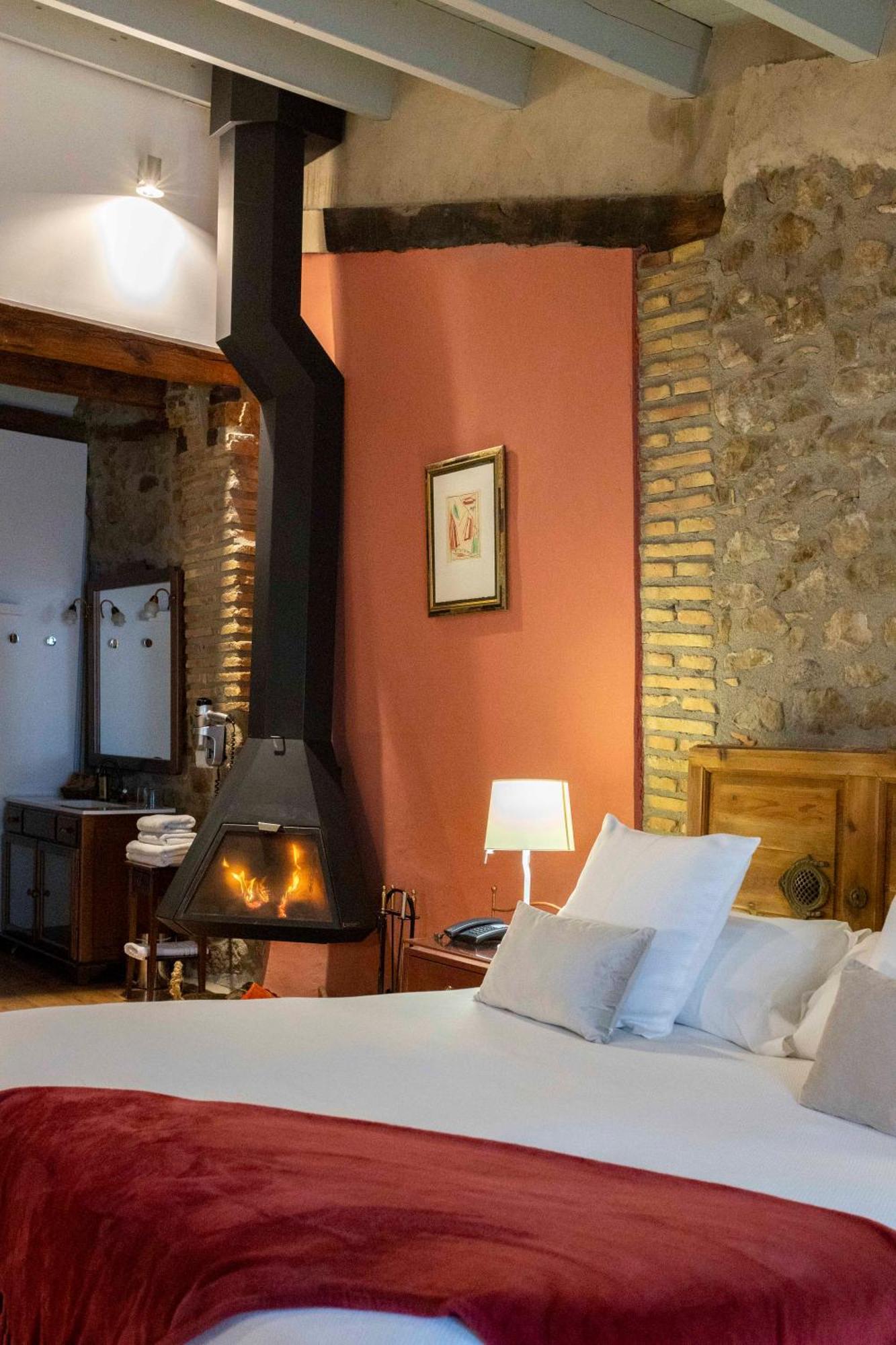 Hotel La Freixera Сольсона Экстерьер фото