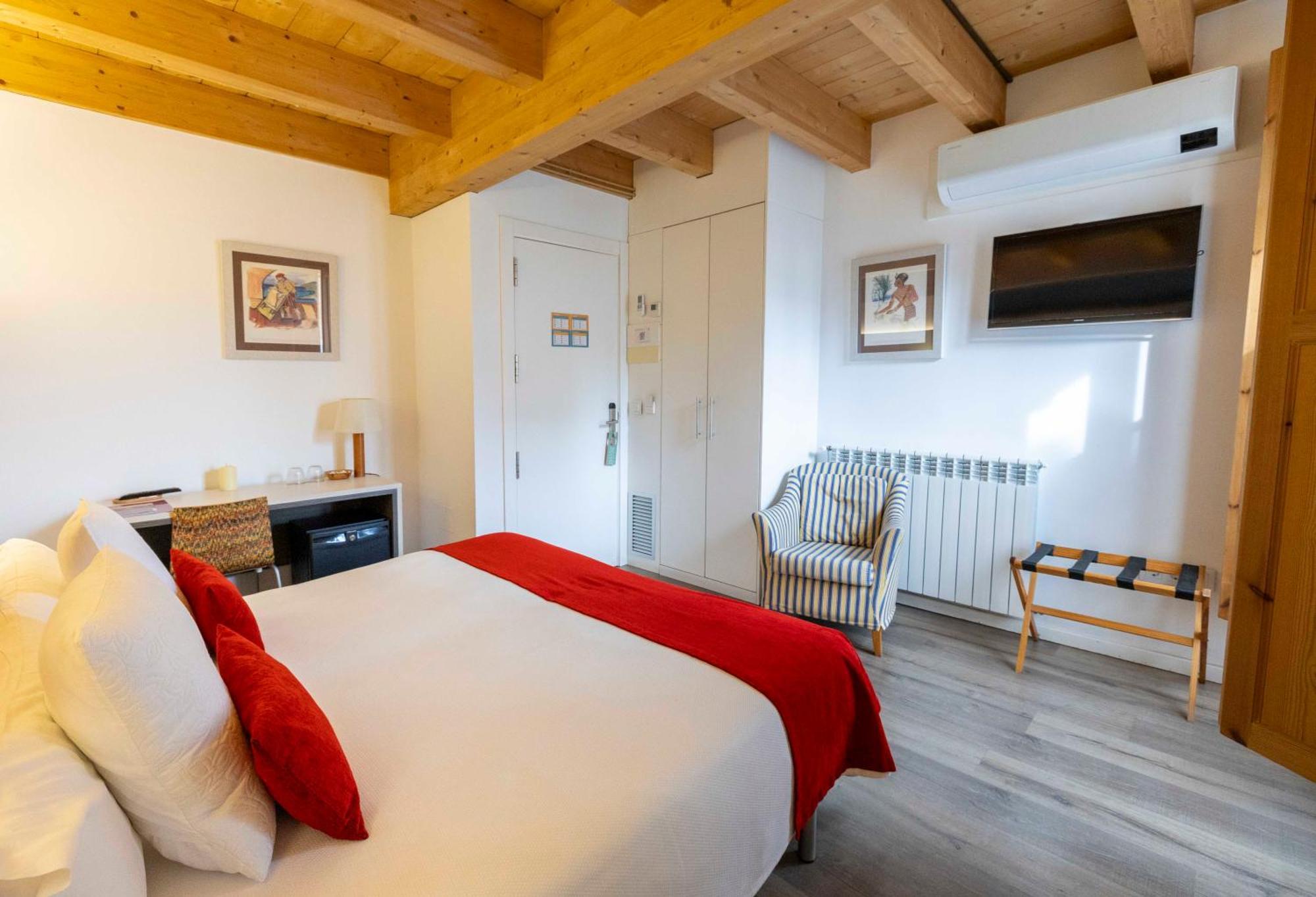 Hotel La Freixera Сольсона Экстерьер фото