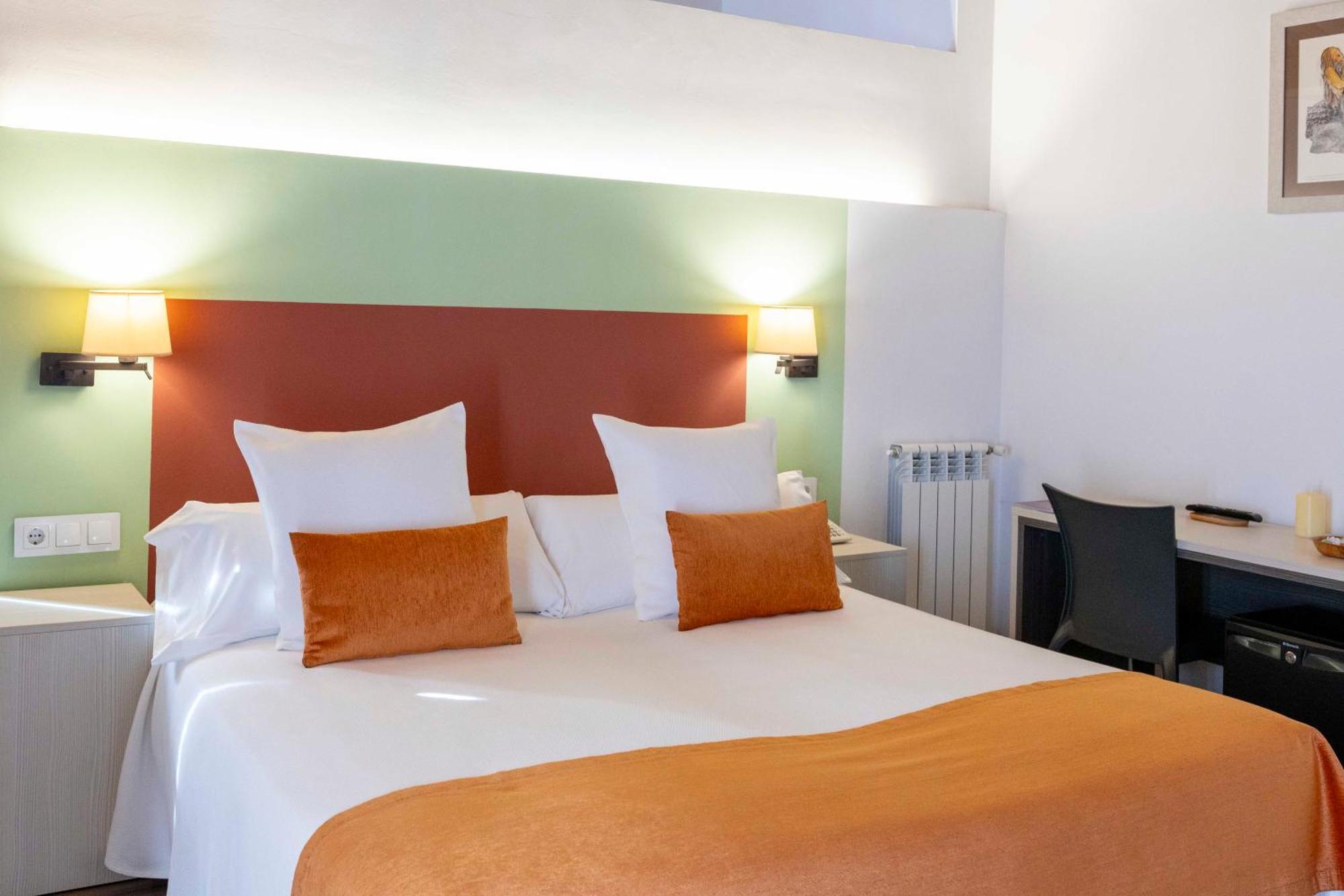 Hotel La Freixera Сольсона Экстерьер фото